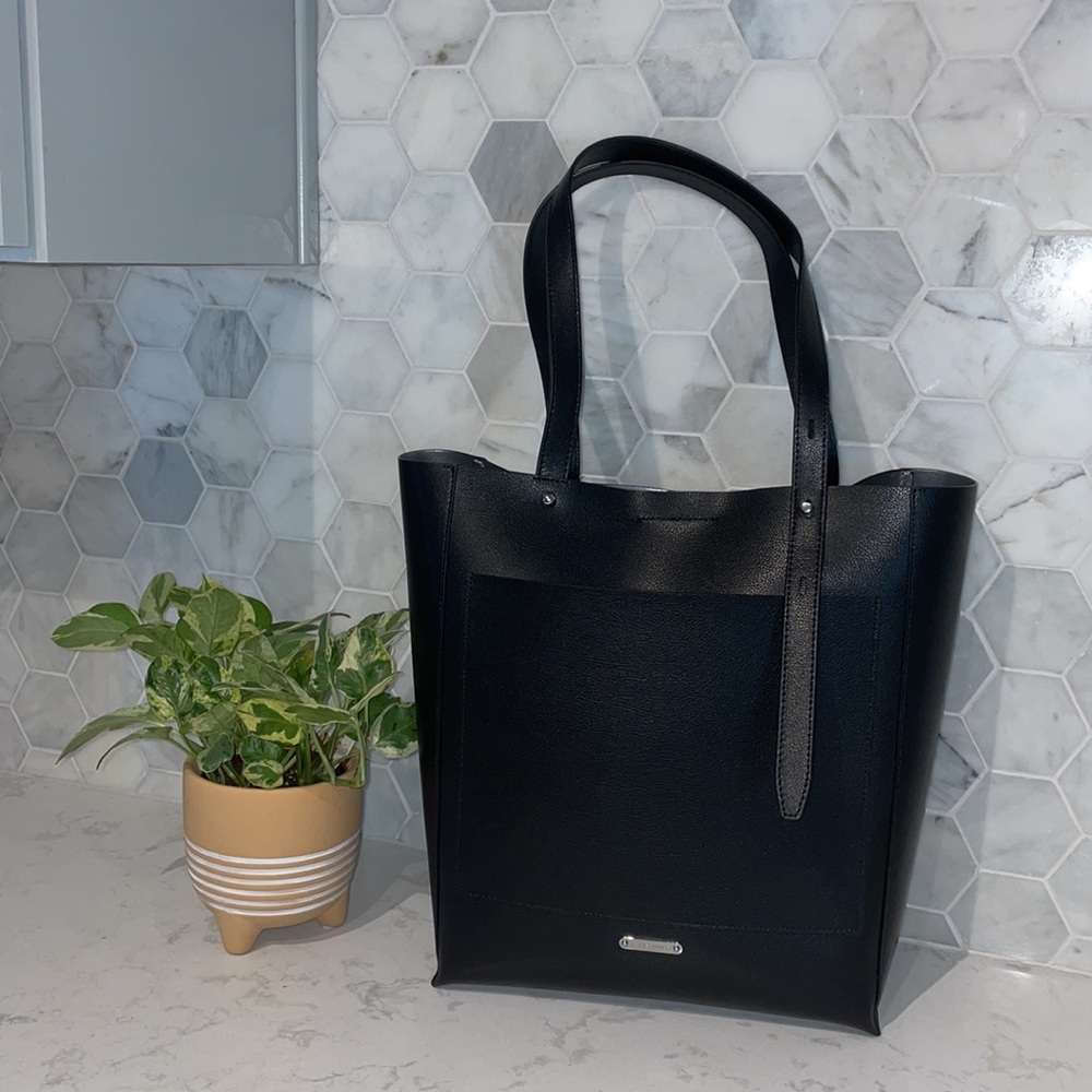 Stella North South leather tote 🖤